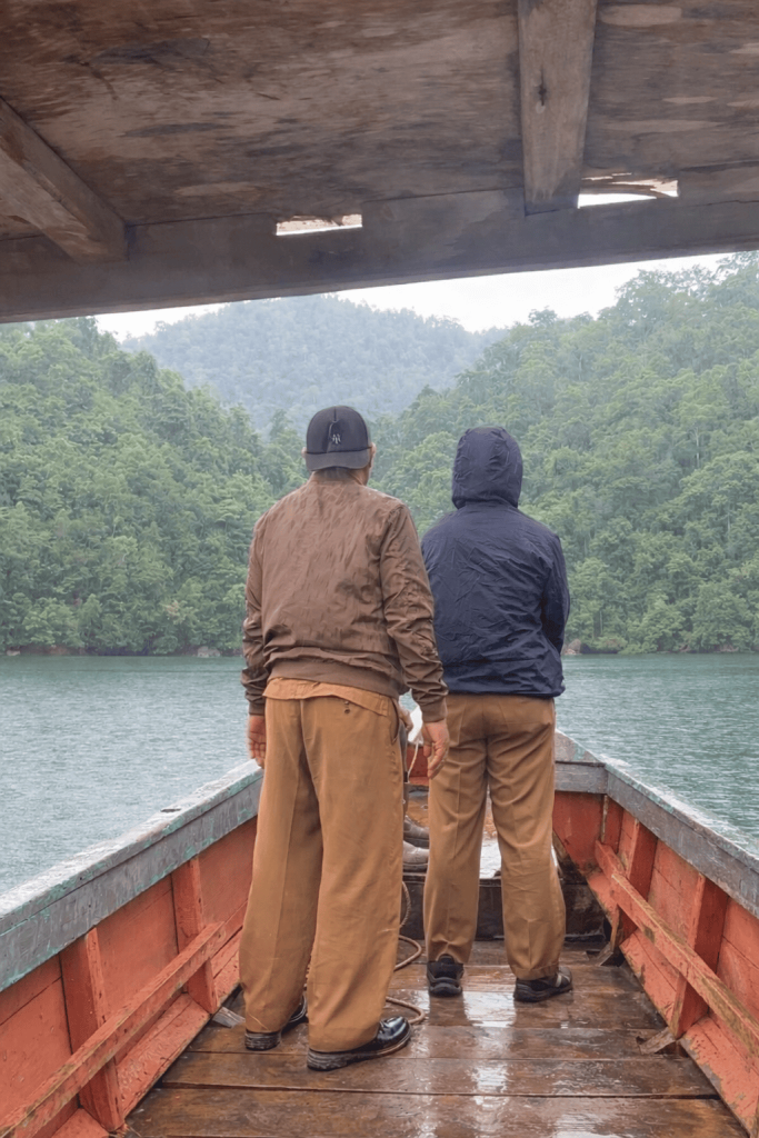 70BDBDD8-2BC2-4AAA-A42A-B7EC3C095EFB-2-683x1024 Diantara gerimis, senja dan harapan